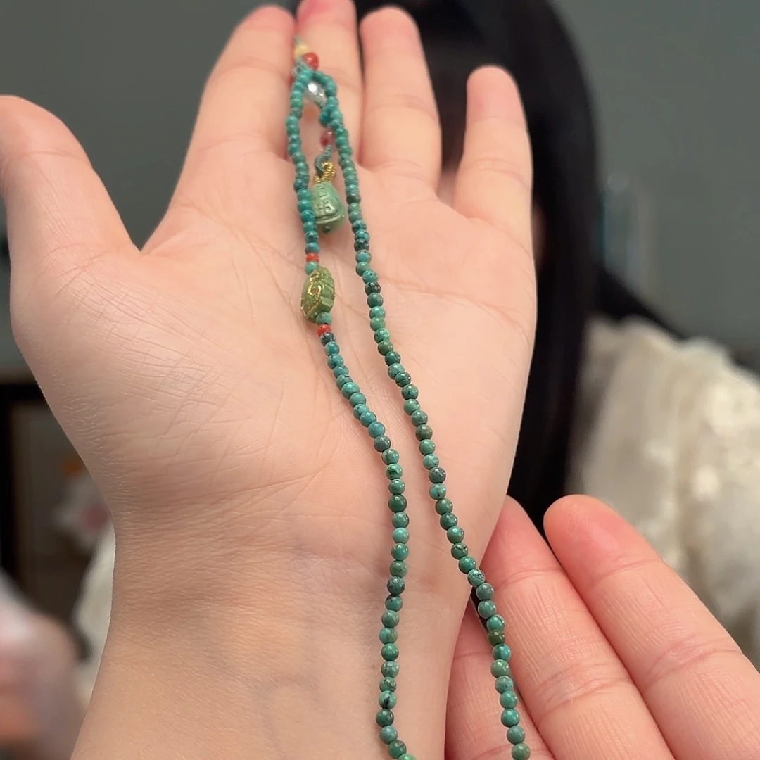 绿松石未镶嵌颈饰