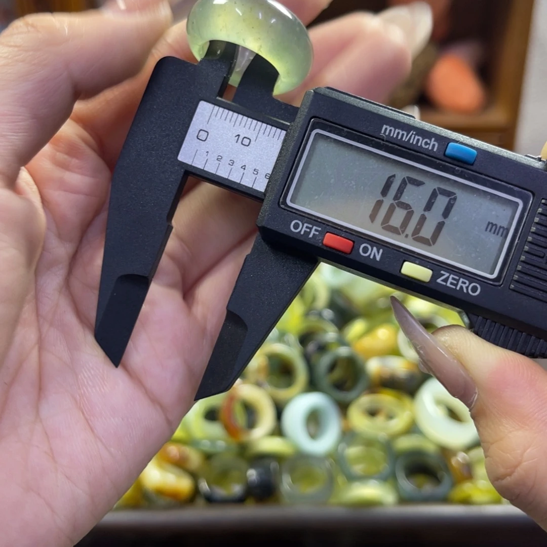 蛇纹石玉未镶嵌手镯159