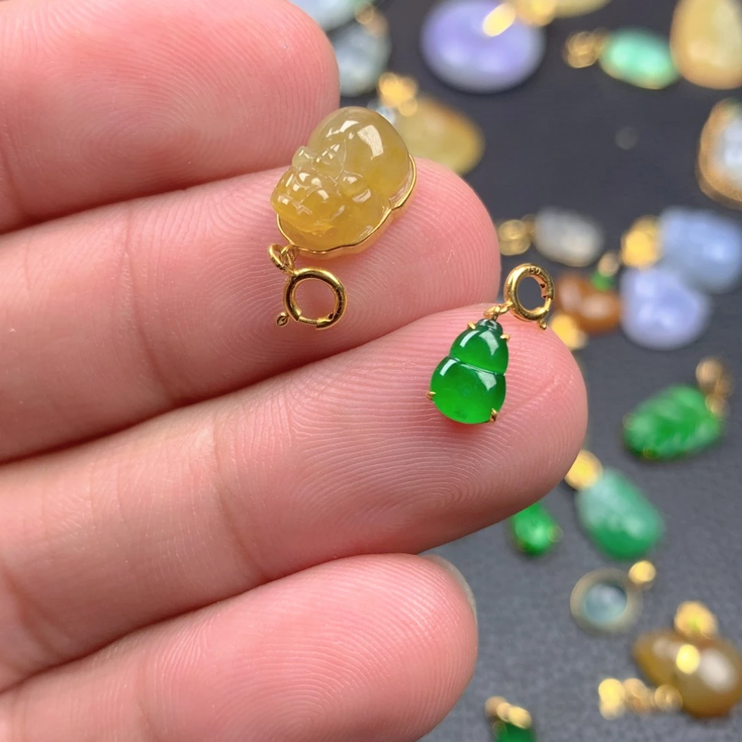 【闪购商品】颈饰18K金镶嵌翡翠w*y翡翠