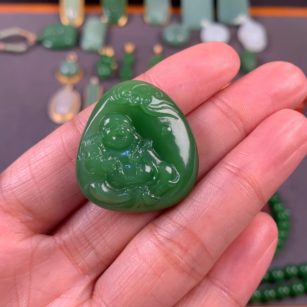 和田玉未镶嵌颈饰伶