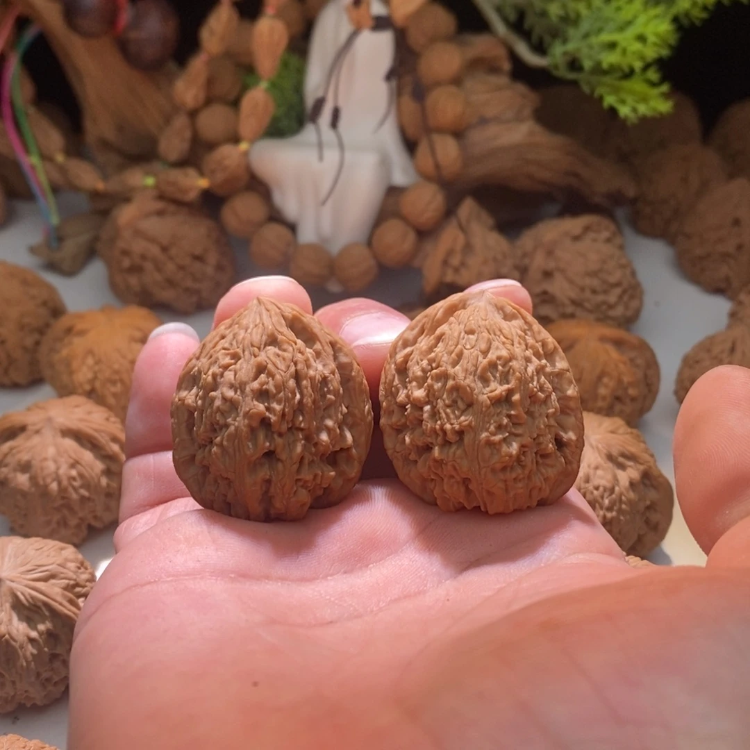 把件文玩核桃逐鹿拉丝南将石35