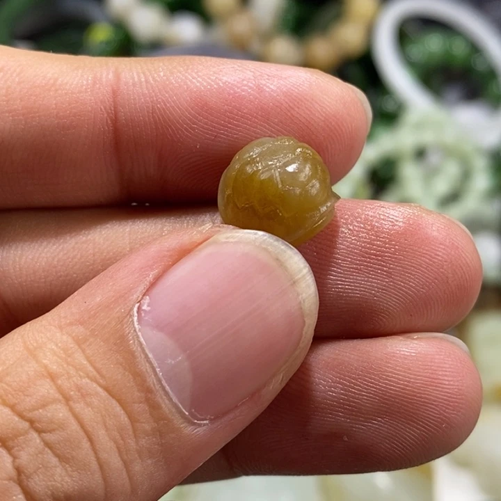 和田玉未镶嵌车挂