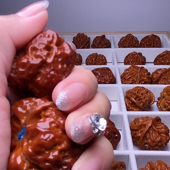 冷****文玩核桃吊坠文玩核桃文玩核桃