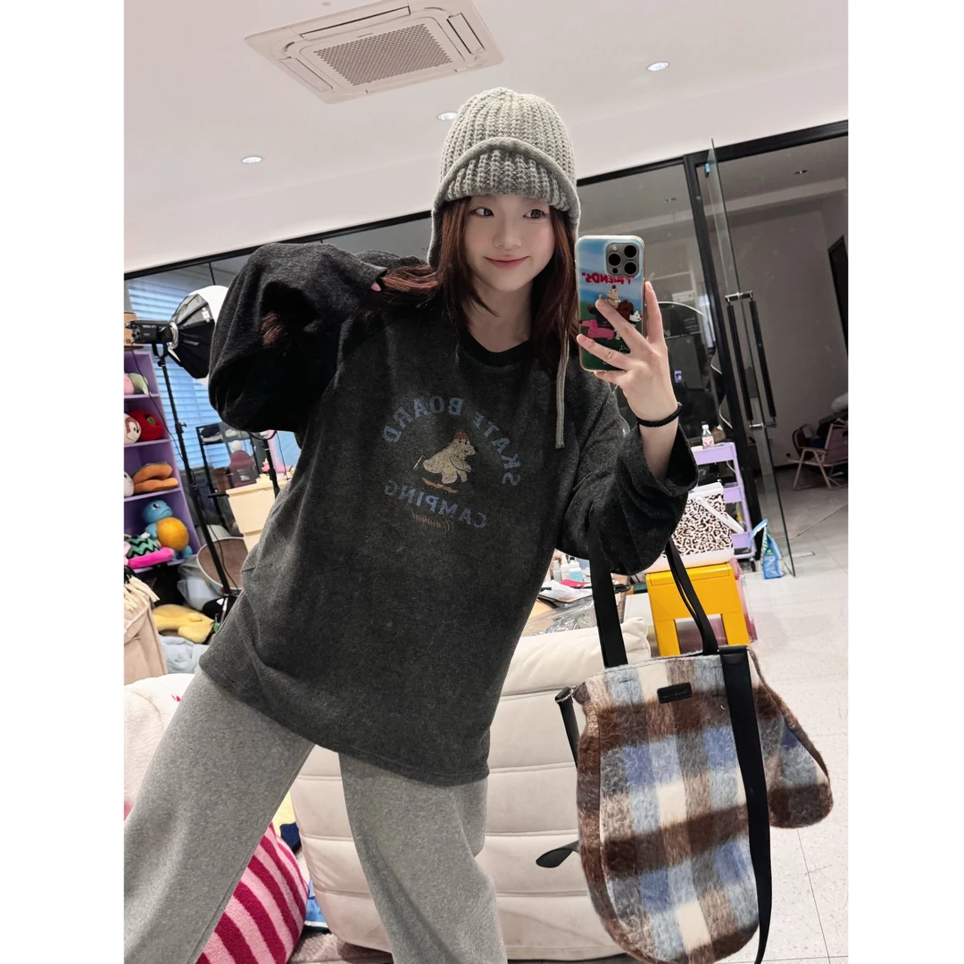 晶咕【玩滑板的北极熊！】软糯撞色插肩袖圆领小熊上衣