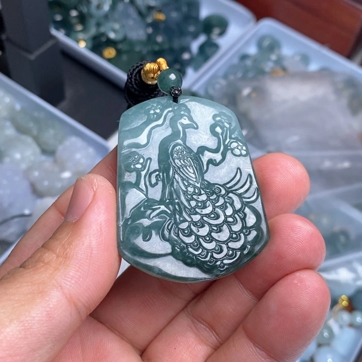 翡翠颈饰未镶嵌好