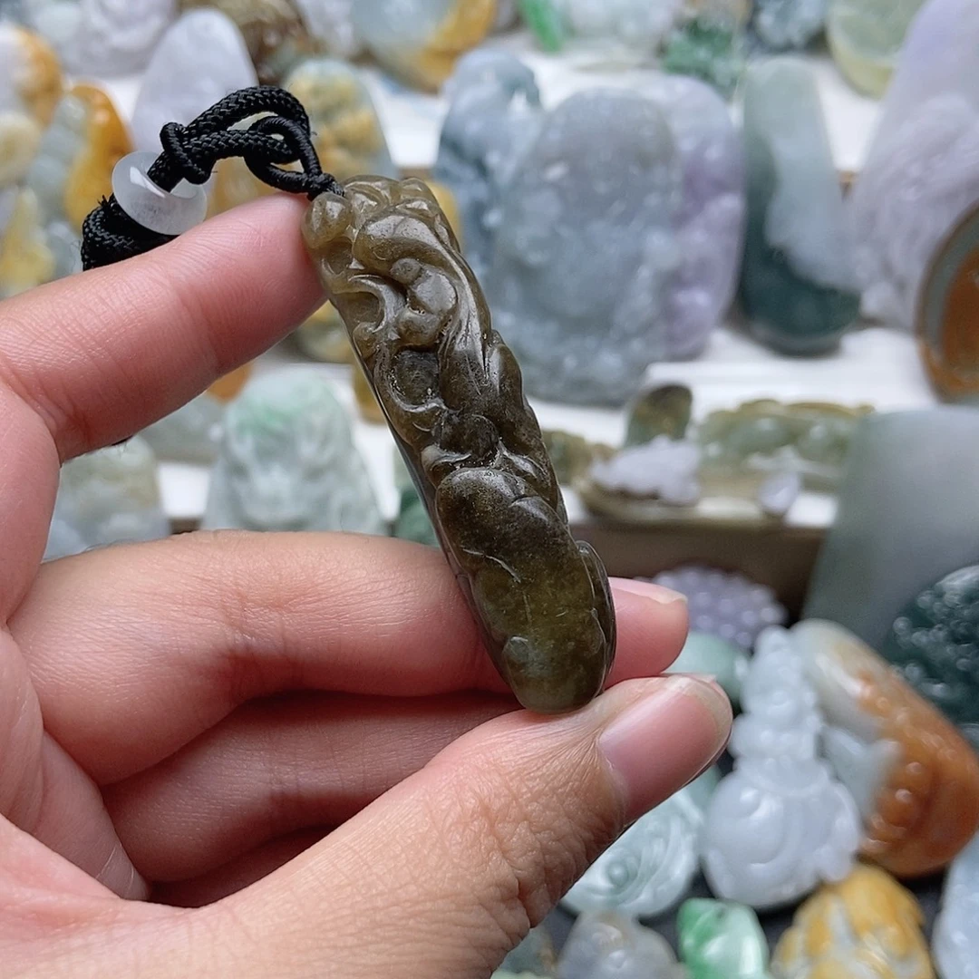 翡翠未镶嵌颈饰翡翠