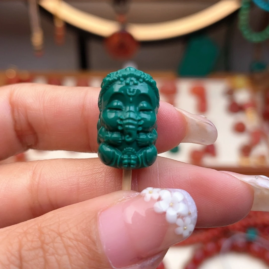 玛瑙/玉髓颈饰合金?