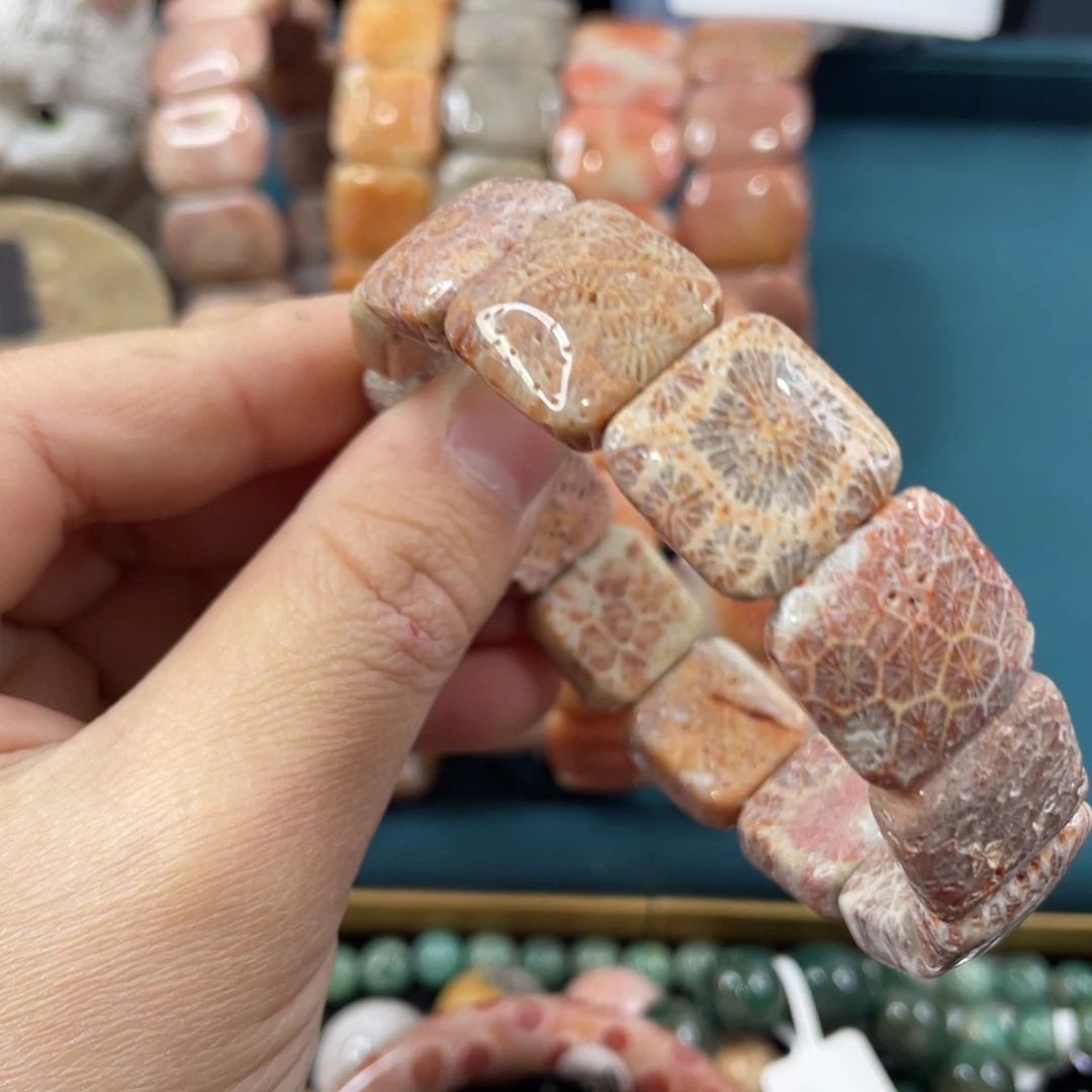 未镶嵌手镯硅化玉