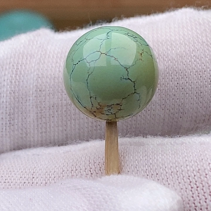 绿松石未镶嵌珠宝奇石12