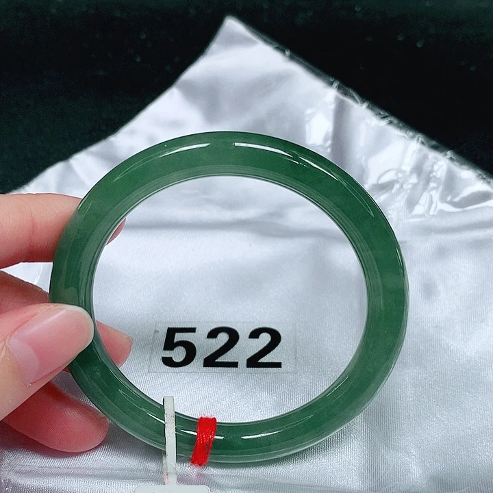 翡翠未镶嵌手镯（圆镯）