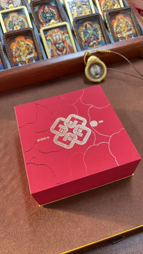 皮壳4*5唐卡 泥制擦擦唐卡 带绳