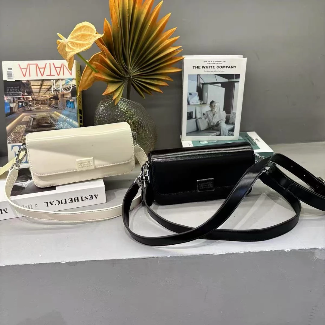 百豆2025年新款真皮女包简约百搭通勤时尚单肩斜挎小方包高级感