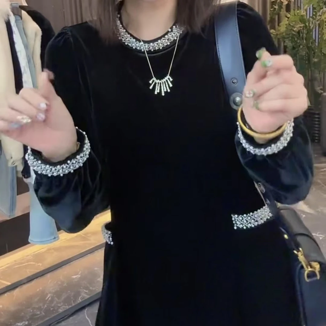 秋冬新款欧货时尚百搭显瘦黑色丝绒连衣裙气质