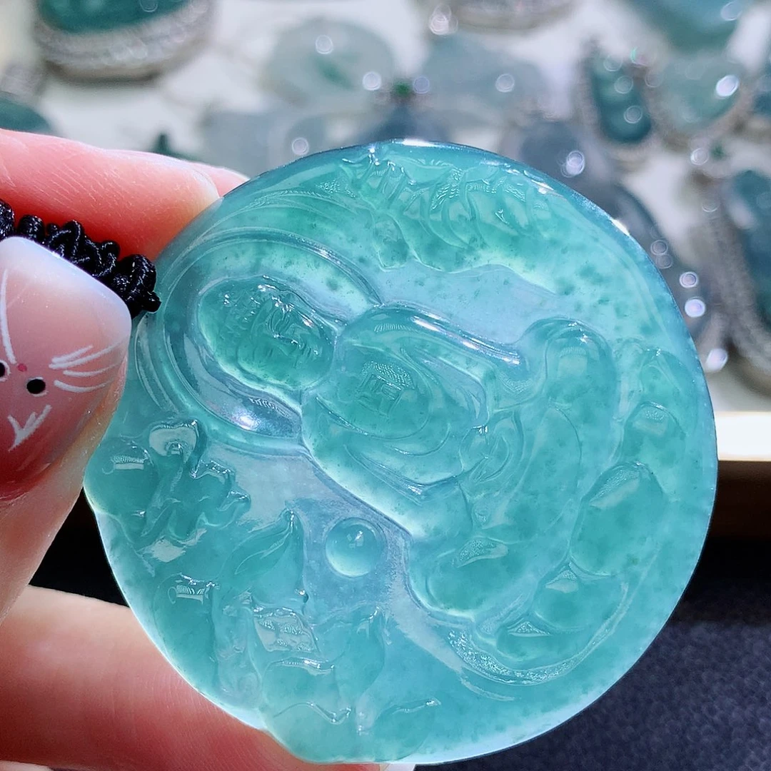 翡翠挂件未镶嵌翡翠