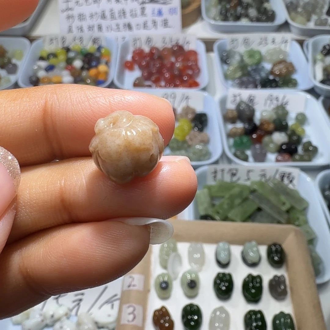 和田玉未镶嵌珠宝奇石