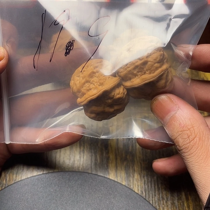 总***见大叶紫檀（黑酸枝木类）