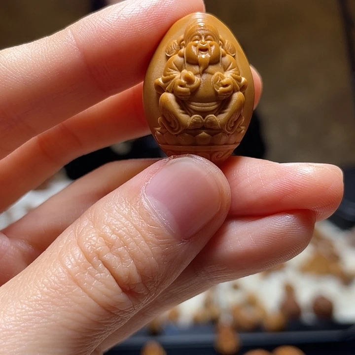 橄榄核吊坠锦鲤财神