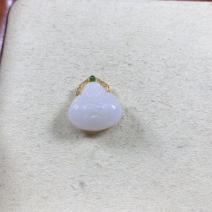 和田玉18K金镶嵌颈饰
