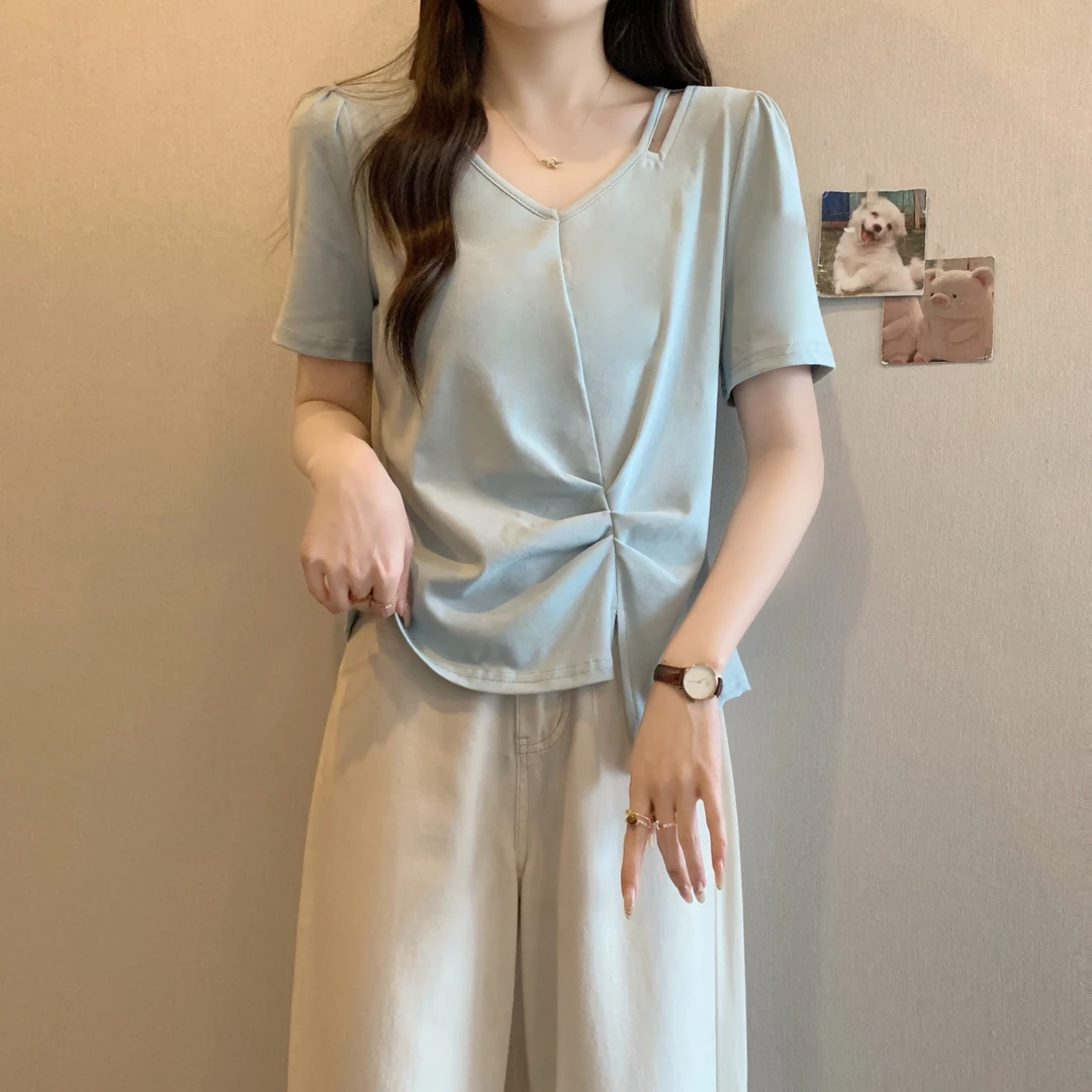 大码正肩V领短袖T恤女夏季新款胖mm遮肉显瘦褶皱设计感不规则上衣