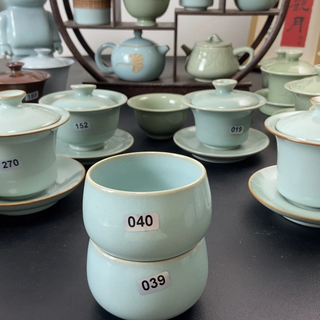 风***晚微瑕天青釉佛肚杯