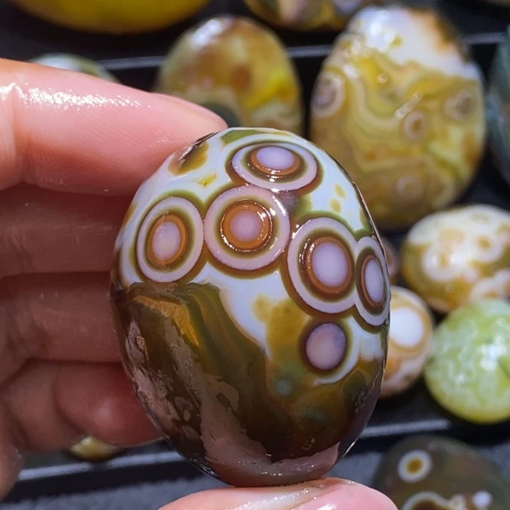 玛瑙/玉髓未镶嵌珠宝半成品8