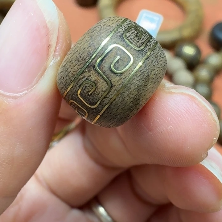 大叶紫檀（黑酸枝木类）