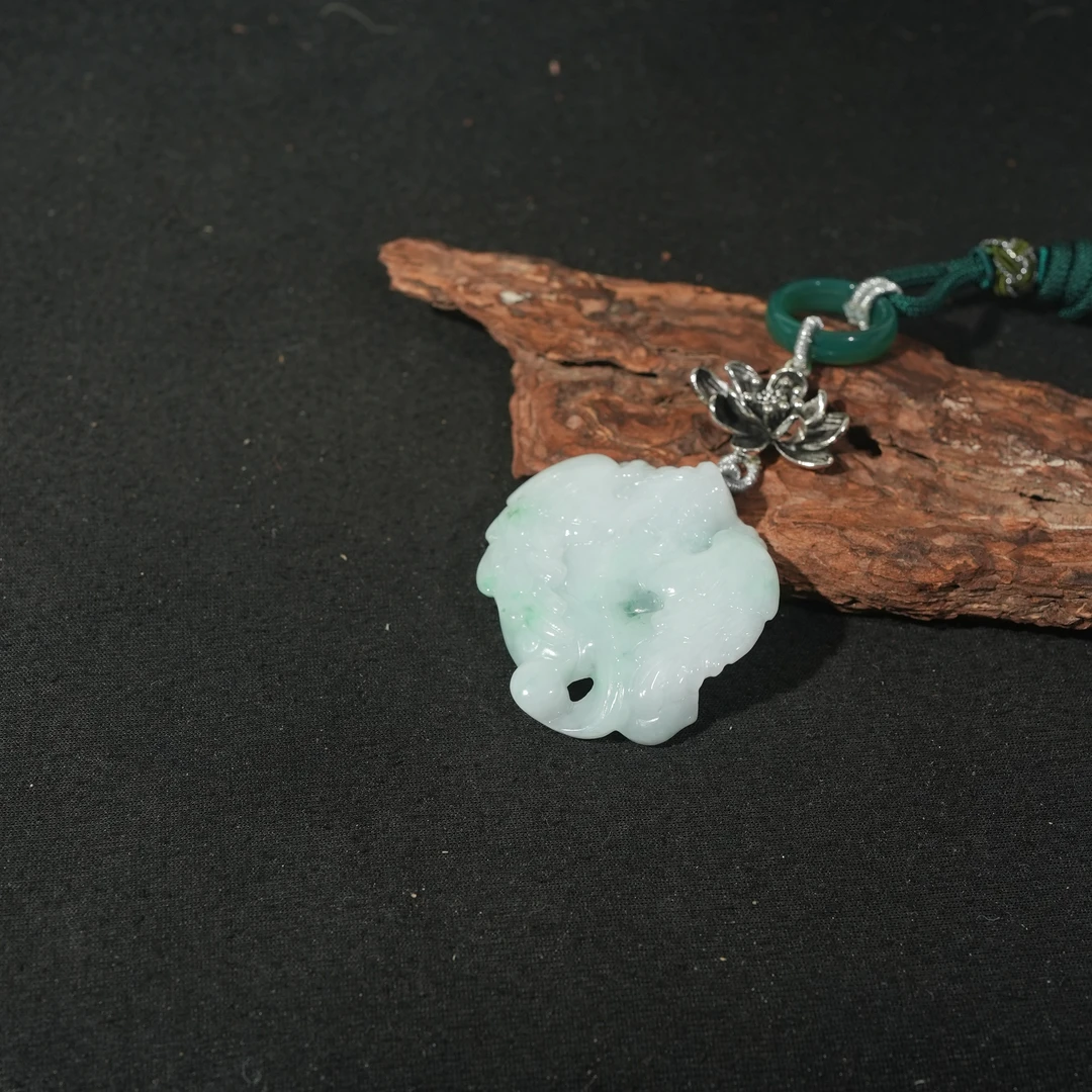 12.8香港王老板-翡翠吊坠t4180