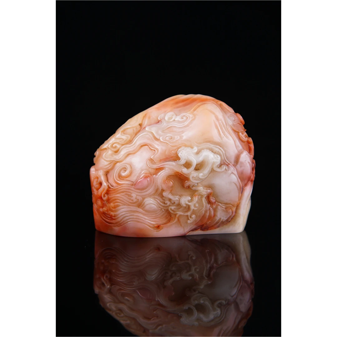 寿山高山石《灵螭献宝》印章