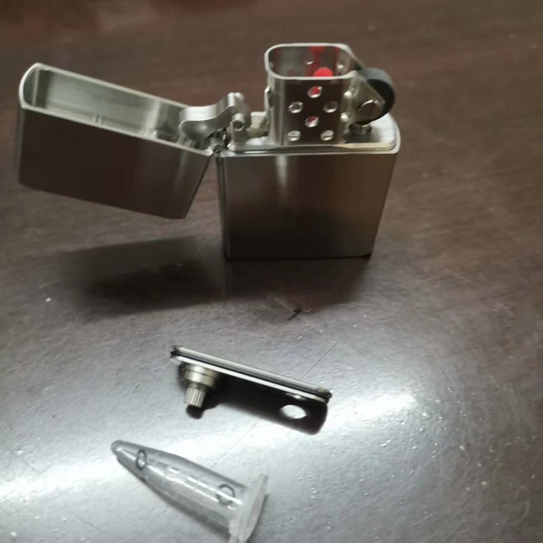 凌穹新款cnc工艺不锈钢材料透明套壳煤油防风打火机