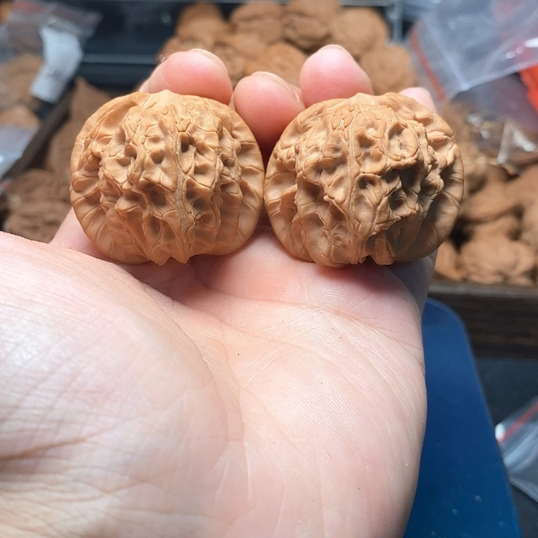 1文玩核桃悬空40-274