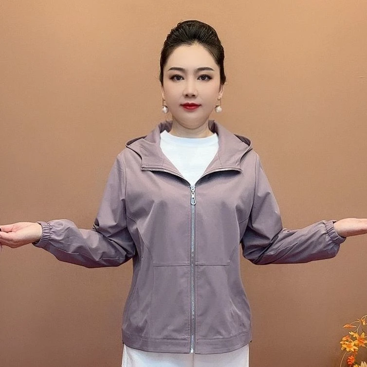 妈妈春秋连帽新款2025时尚风衣中老年夹克外套休闲宽松薄款