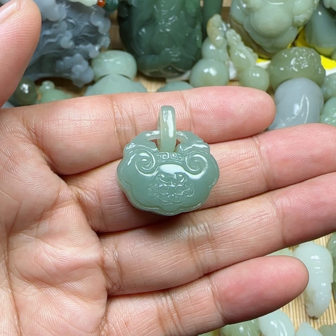未镶嵌和田玉把件