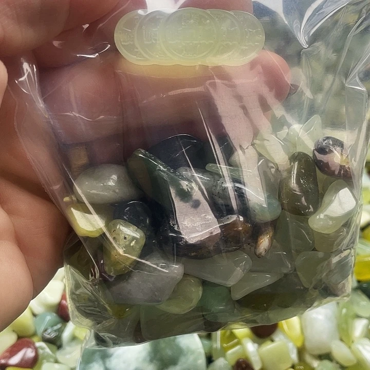 蛇纹石玉未镶嵌珠宝奇石