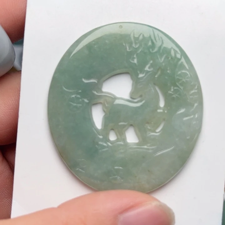 翡翠颈饰未镶嵌鹿牌