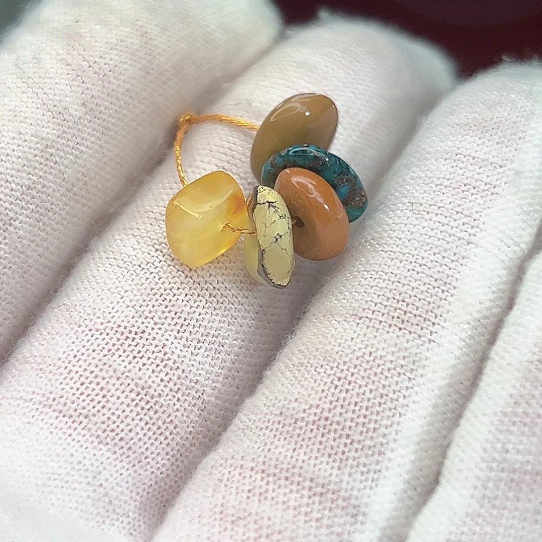 蜜蜡未镶嵌珠宝奇石
