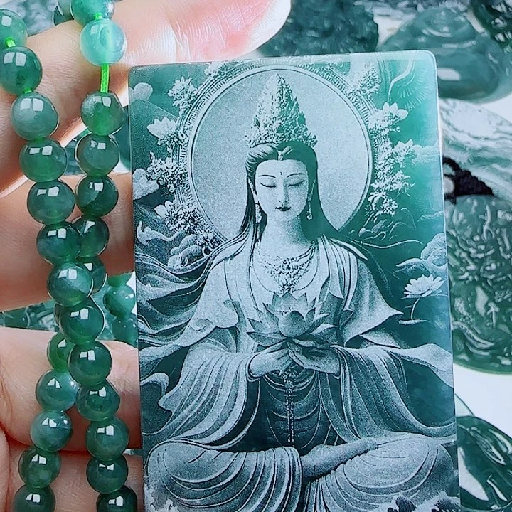 翡翠未镶嵌颈饰多样性发货天然的A货翡翠