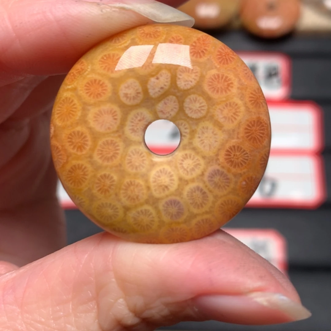 【闪购商品】硅化玉颈饰未镶嵌?**。
