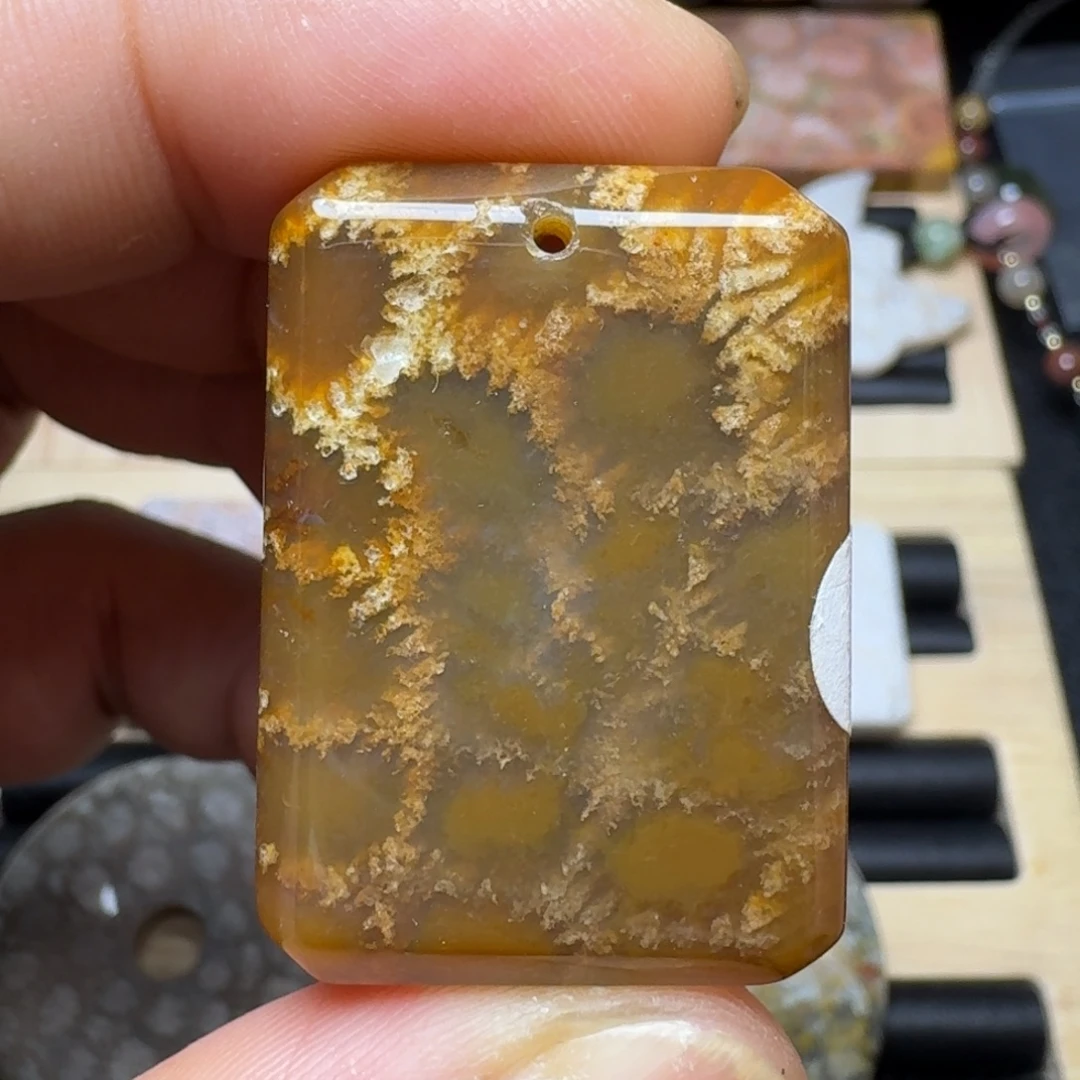未镶嵌纯天然色有机玉石保真色硅化玉
