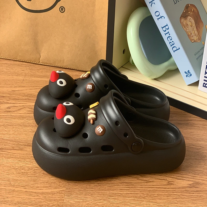 可爱卡通企鹅洞洞鞋女夏季外穿小众网红防滑厚底包头沙滩凉鞋秋千