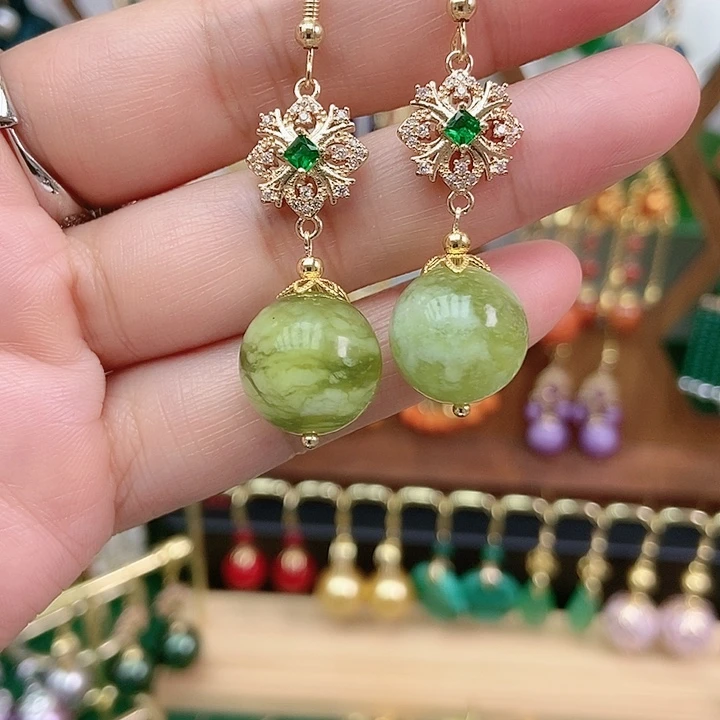 蛇纹石玉合金耳饰