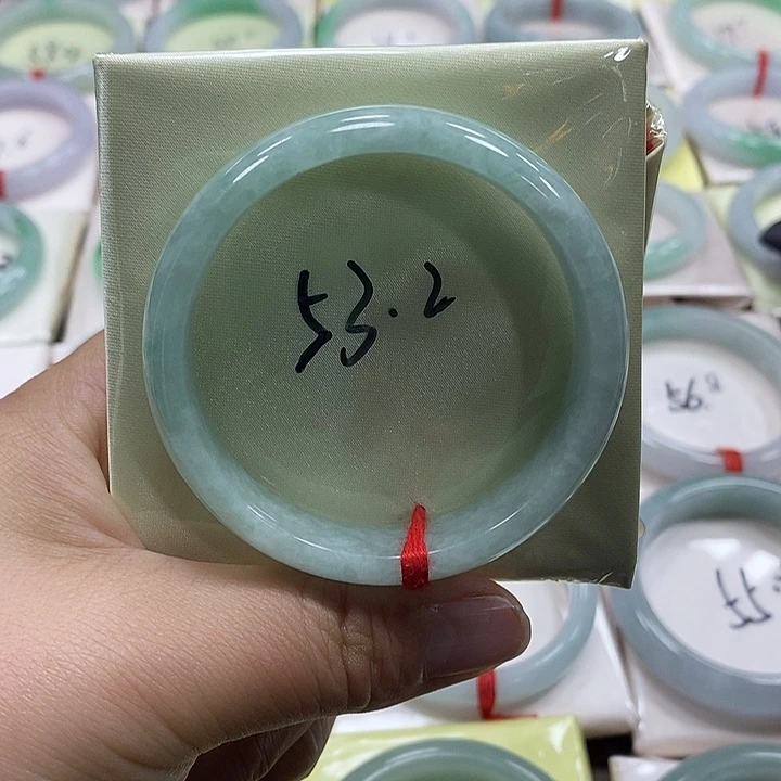 陈***1羽毛非金属L一物一图