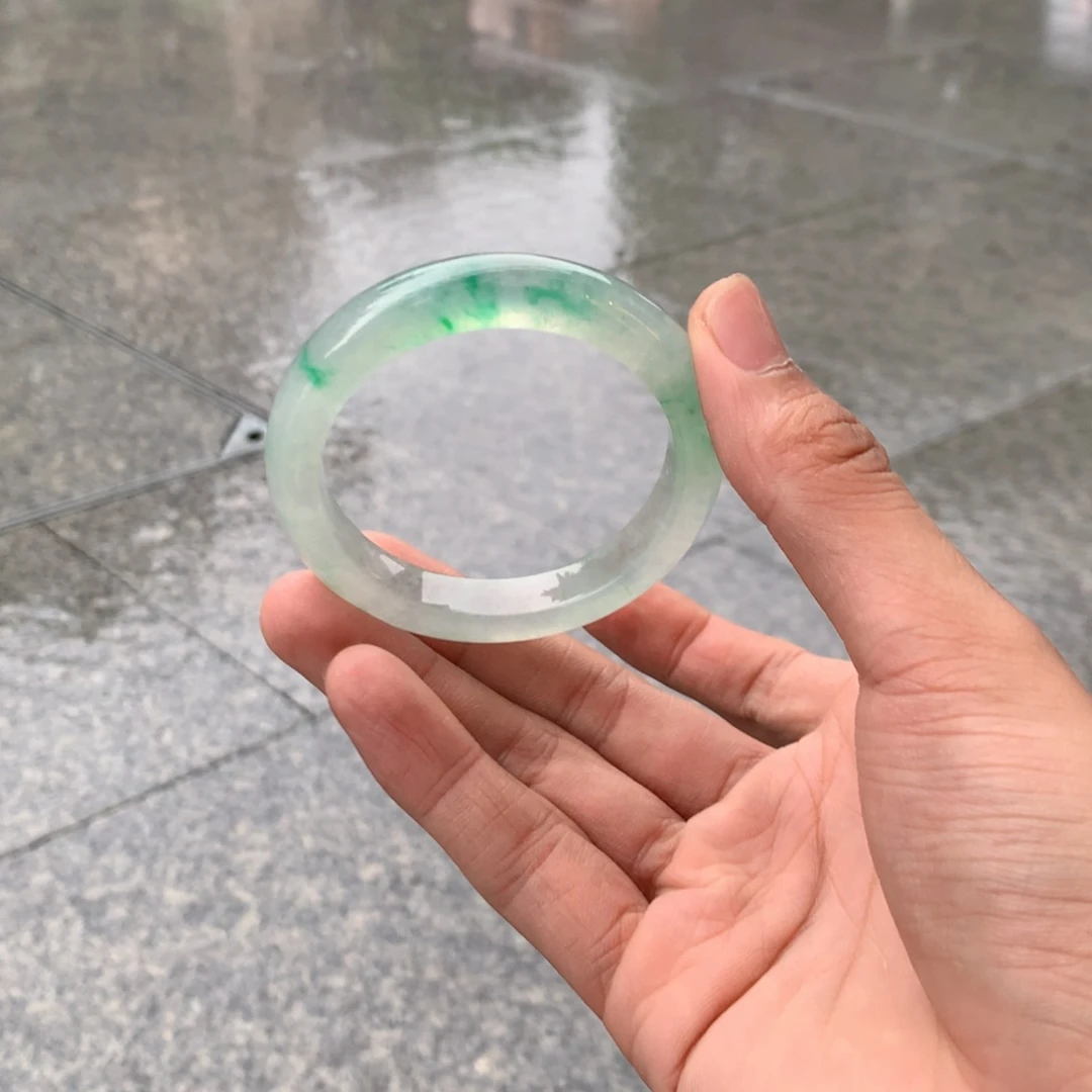 翡翠手镯未镶嵌正