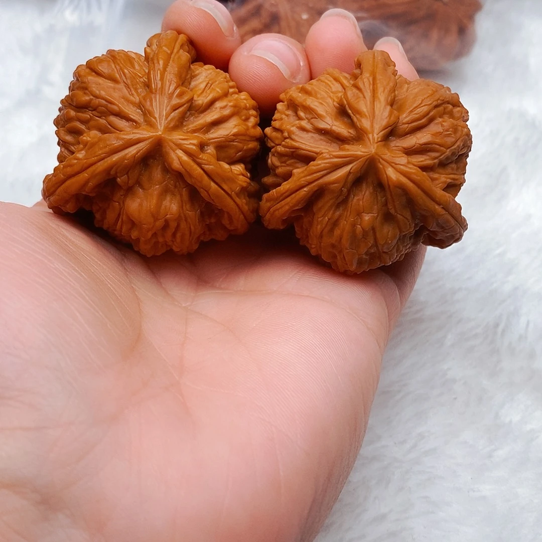 用***0文玩核桃吊坠三棱