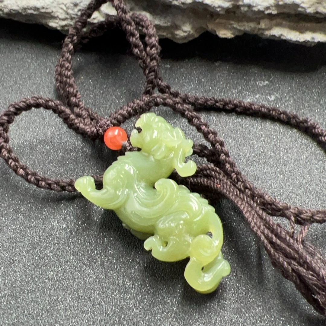 BY0219FMC标44 和田玉貔貅挂件