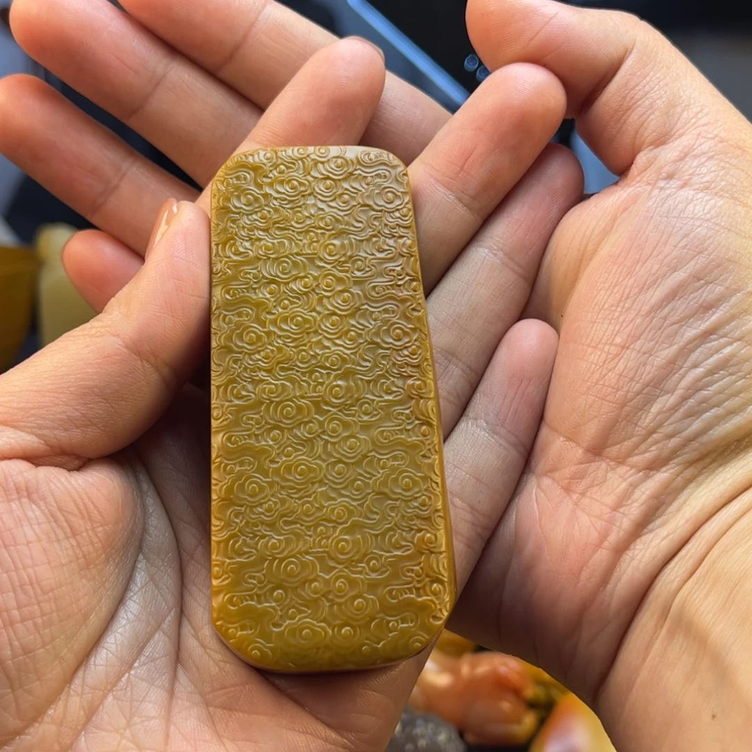 石英质玉黄蜡石挂件未镶嵌?****