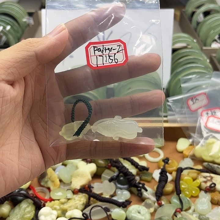 F***ღ蛇纹石玉未镶嵌手镯