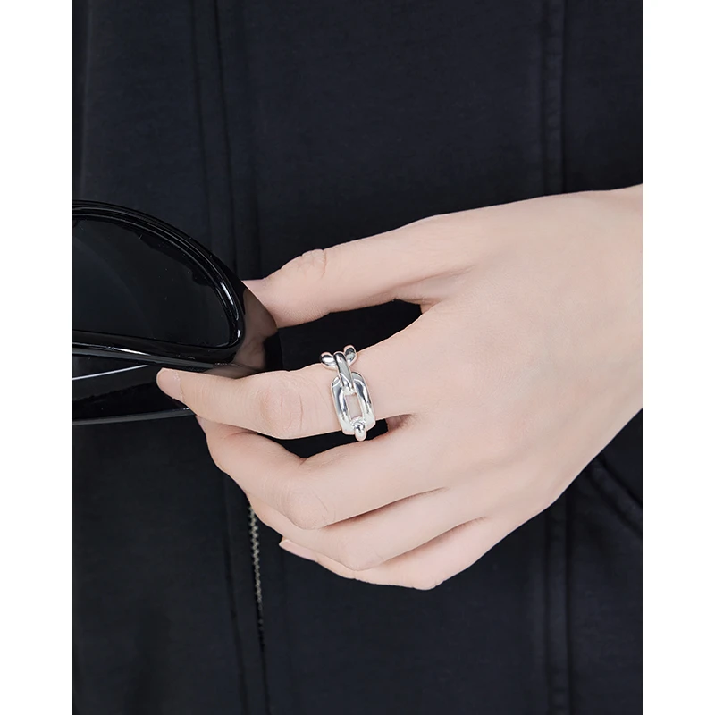 A美洋MEIYANG 搭扣戒指【一秒入夏】光泽镂空宽戒-周四