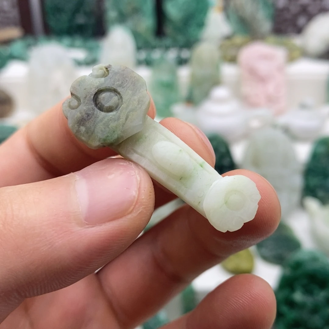 独山玉未镶嵌颈饰