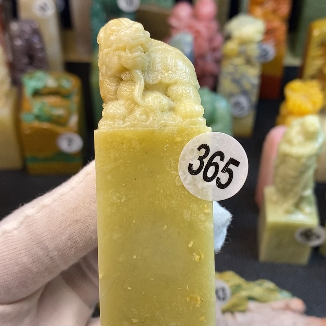 青田石篆刻艺术家的作品