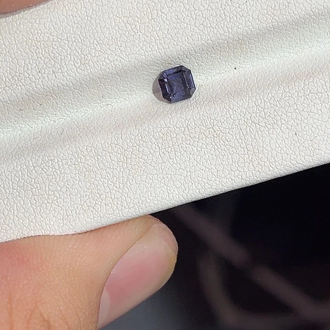 尖晶石裸石裸石方4.5